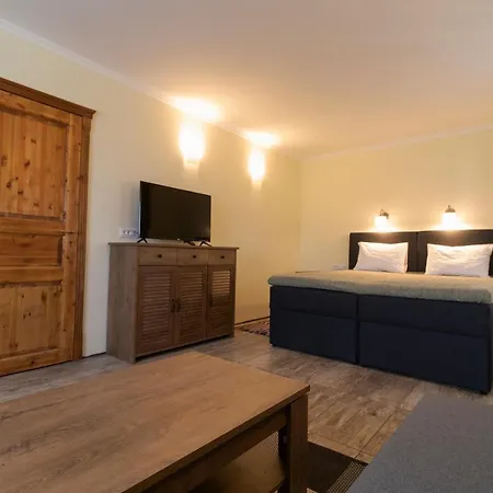 Appartement Taverna & *