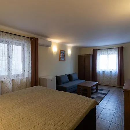 Taverna&rooms * Sutivan