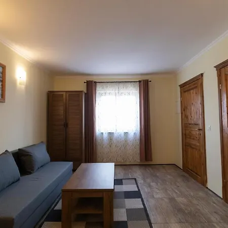 Appartement Taverna & *