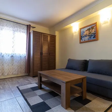 Apartment Taverna &