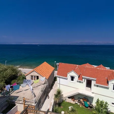 Taverna &