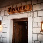 Apartment Taverna & *