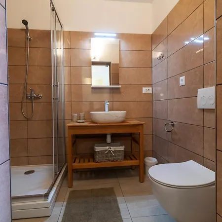 Taverna & Apartment *