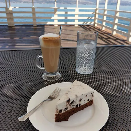 Taverna & Apartamento Sutivan