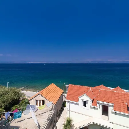 Taverna & Apartment Sutivan