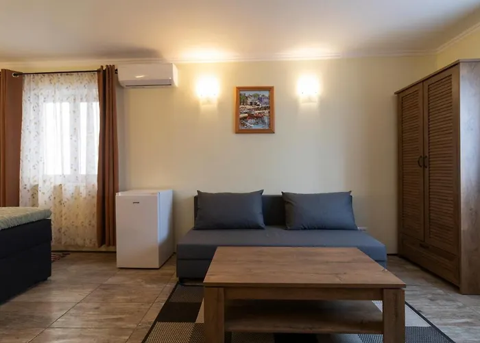 Taverna&rooms * Sutivan