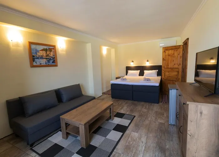 Taverna & Apartamento Sutivan