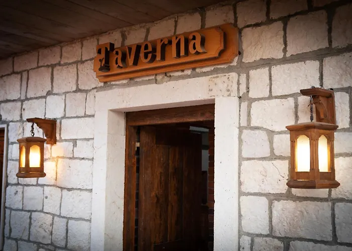 Appartement Taverna & *