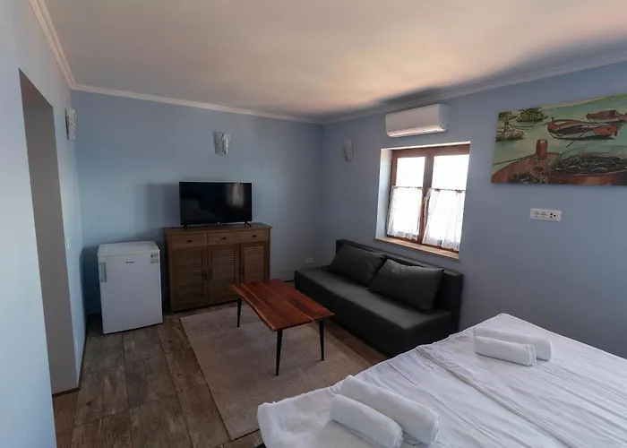 Appartement Taverna & *