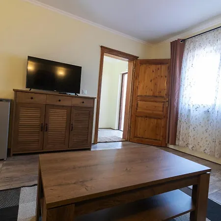 Daire Taverna & Sutivan