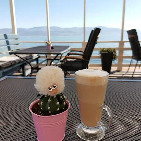 Daire Taverna & Sutivan