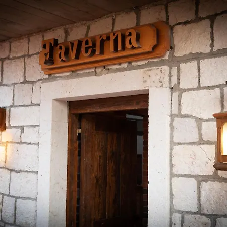Apartmán Taverna & *